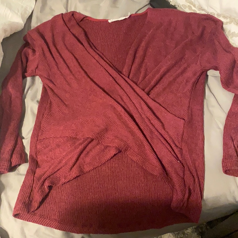 Long sleeve sweaterish shirt